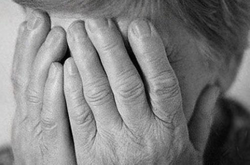 Bakıda yaşlı qadını zorladılar