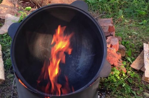 В Индии четырехлетний мальчик погиб, упав в раскаленный казан с карри