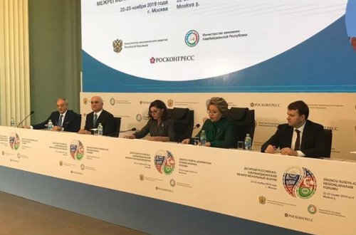 Mehriban Əliyeva Rusiya-Azərbaycan Regionlararası Forumun plenar iclasında iştirak edir