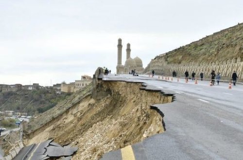 Nazirlik rəsmisi Bibiheybətdəki sürüşmənin əsas səbəbini açıqladı