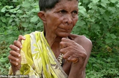 31 barmaqlı bu qadın cadugar elan edildi - FOTO-VİDEO