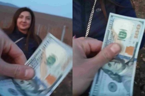 Nazilə uduzub, Kərimə 100 dollar verdi