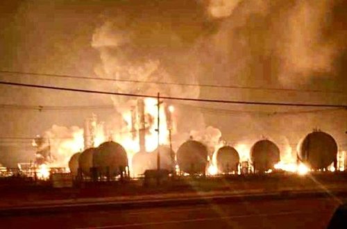 Neftkimya zavodunda baş verən partlayışlara görə 60 min amerikalı təxliyə olunur – VİDEO