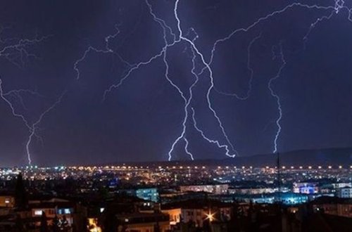 Türkiyədə iki əsgəri ildırım vurdu - VİDEO