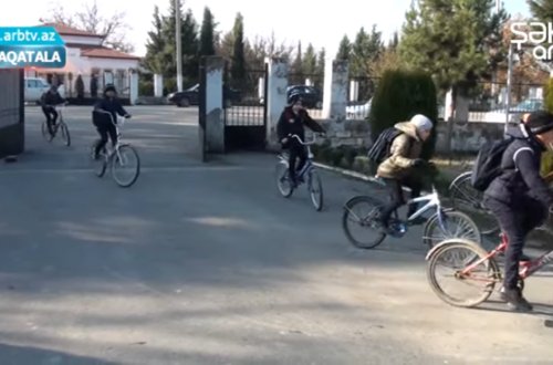 Bu məktəbin bütün şagirləri dərsə velosipedlə gedib-gəlirlər – VİDEO