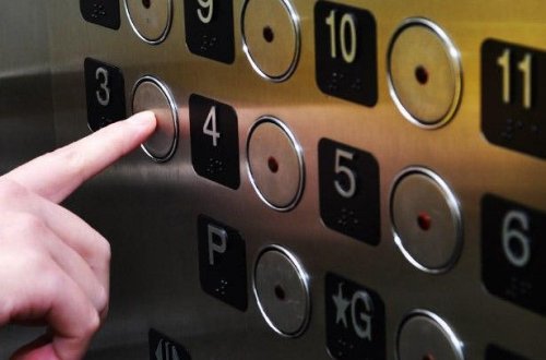 Bakıda 14 nəfər liftdə qaldı