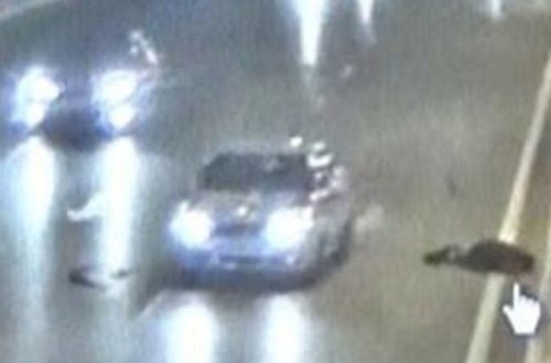 Bakıda piyada özünü maşının qarşısına atdı - DƏHŞƏTLİ HADİSƏ - VİDEO