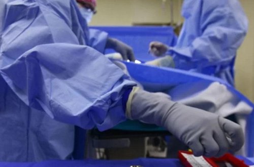 İki körpə ağırlığında böyrək çıxarıldı - Tibdə İNANILMAZ hadisə - FOTO