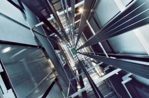 Bakıda gözətçi faciəli şəkildə öldü