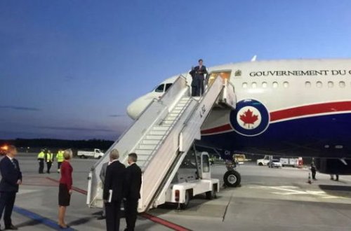 Самолет премьер-министра Канады врезался в ангар - ФОТО