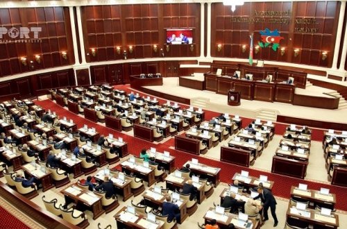 Депутаты парламента Азербайджана напоследок обсудят 15 вопросов