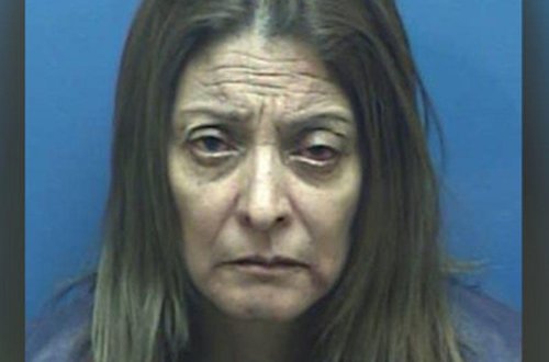 Ana 3 yaşlı oğlunun əl-qolunu bağlayıb, evi yandırdı - FOTO