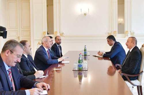 Prezident İlham Əliyev Türkiyənin Nəqliyyat və İnfrastruktur nazirini qəbul edib - FOTO