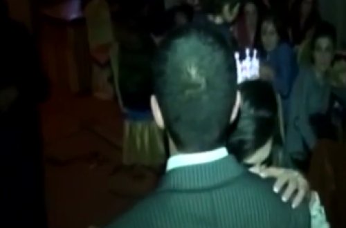 Azərbaycanlı məşhuru toyunda görən gəlin hönkür-hönkür AĞLADI: bəyi unutdu - FOTO