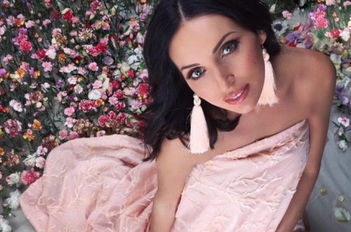 Алсу и ее дочь Микелла: Мы скучаем по Баку - ВИДЕО