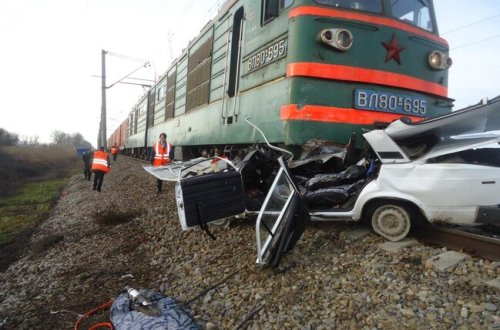 Qatarla avtomobilin toqquşması zamanı ölənlərin - ADLARI