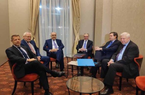 Bratislavada Azərbaycan və Ermənistan XİN başçıları arasında görüş başladı