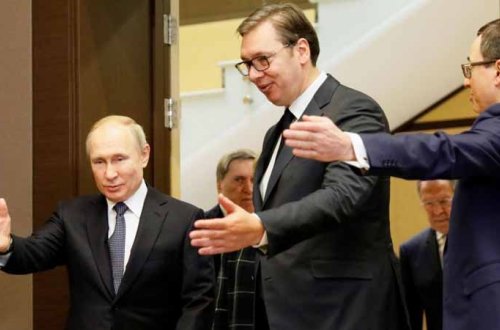 Serbiya Prezidenti Putinlə görüşdə özünü itirdi (VİDEO)