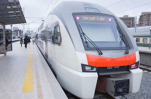 Sumqayıt-Bakı qatarı ləğv edildi, sıxlıq yarandı