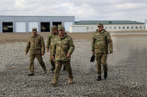 Глава Минобороны проверил боеготовность ракетных и артиллерийских войск в прифронтовой зоне - ВИДЕО