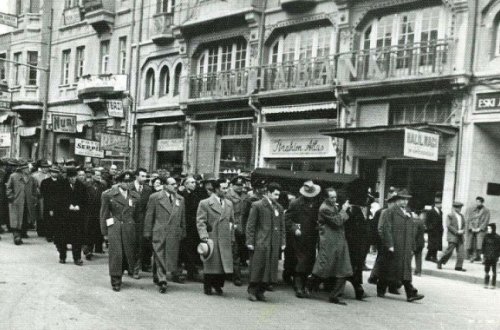 Məhəmməd Əmin Rəsulzadənin dəfnindən nadir kadrlar (VİDEO)