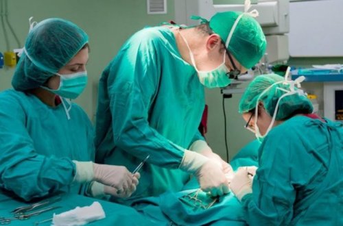 Уникальная операция: хирурги в Азербайджане пересадили печень ребенку – ВИДЕО