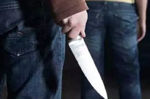 В Насиминском районе ранили ножом мужчину