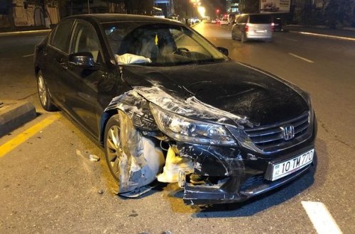 Безуспешная попытка разворота: в ДТП пострадали женщина и ее малолетний ребенок – ФОТО