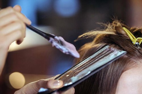 Saç boyası xərçəng riskini artırır - Qadınlara xəbərdarlıq