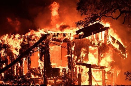 Dəhşətli qətlin təfərrüatı: Dostunu evinə çağırdı, odunla və bıçaqla öldürdü, evi yandırdı