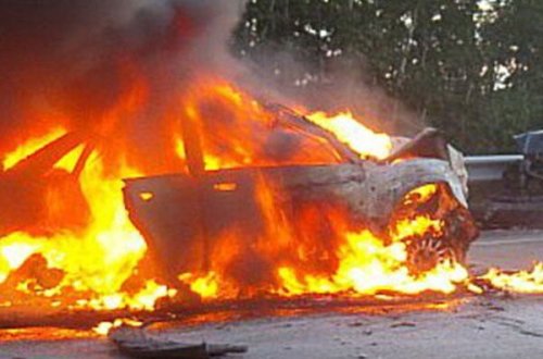 Bakıda səfirin müşavirinin maşını ALOVLANDI