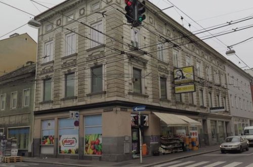 Avropada azərbaycanlını yaşadığı evdə döydülər