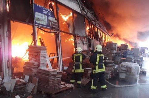 Səhiyyə Nazirliyi dəhşətli yanğında zəhərlənənlərlə bağlı məlumat yaydı