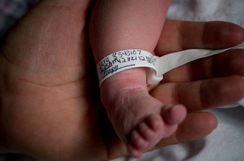 Медсестра украла новорождённую для своей бездетной тети