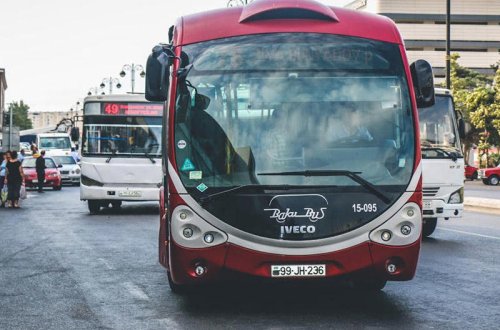 В Баку можно будет оплатить проезд в общественном транспорте банковской картой