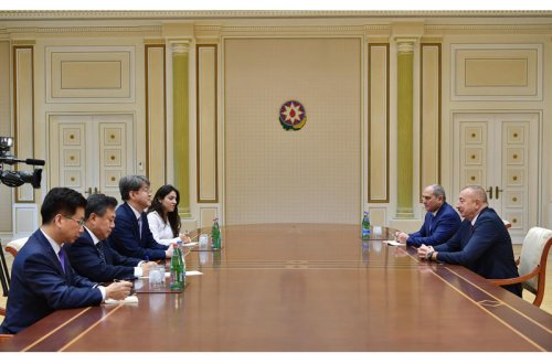 Prezident İlham Əliyev Koreya Respublikası Statistika Komitəsinin sədrinin başçılıq etdiyi nümayəndə heyətini qəbul edib - FOTO