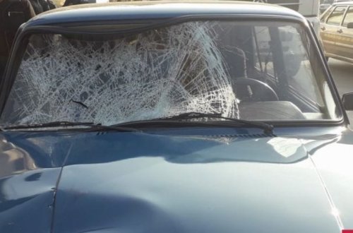 В Гяндже автомобиль насмерть сбил женщину