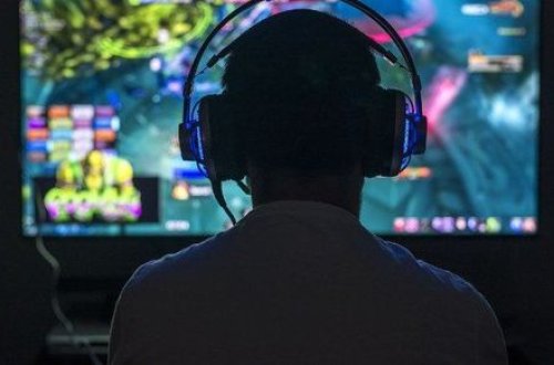 Подросток зарезал отца за просьбу прервать онлайн-игру