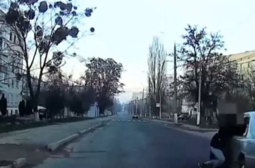Azərbaycanlı sürücü ukraynalını avtomobili ilə sürüdü - VİDEO