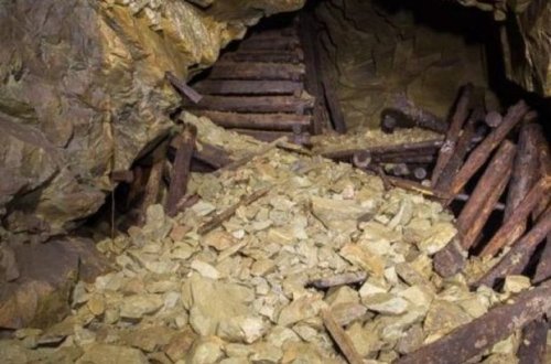 Qızıl mədənində torpaq sürüşməsi: 35 nəfər itkin düşdü