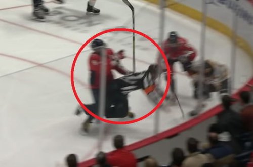 İdmançı səhvən hakimi vurub xəstəxanalıq etdi - VİDEO