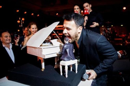 Emin ikiqat yubileyini ailəsi və dostları ilə keçirdi - FOTO