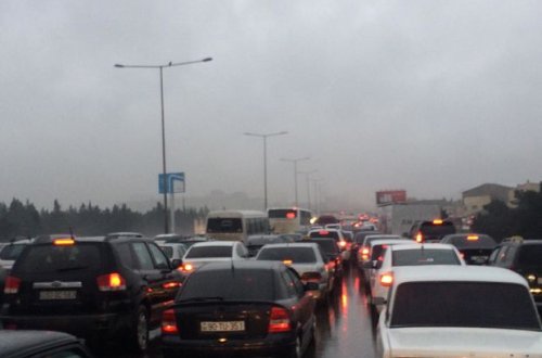 Bakı-Sumqayıt yolunda tıxac yarandı - FOTO