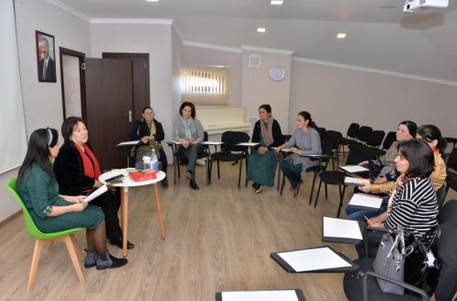 Sağlamlıq imkanları məhdud olan uşaqların valideynləri üçün məlumat-tematik toplantı təşkil edilib