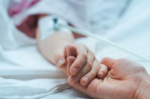 В США девушка скончалась из-за «болезни поцелуев»