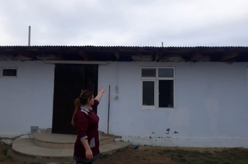 Evsiz, işsiz, sənədsiz ailə dövlətdən kömək istəyir