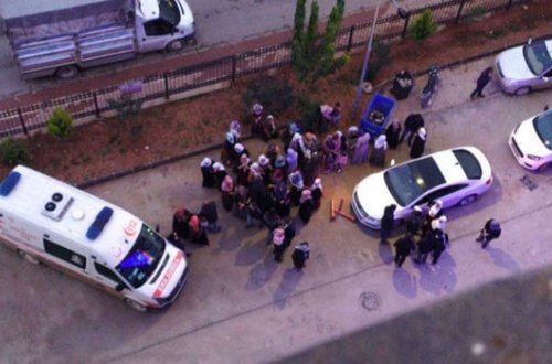 Qohumlar arasında silahlı insident: Ölənlər var - FOTO