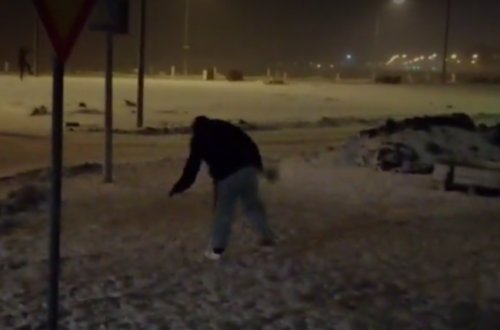 Külək adamı BELƏ uçurtdu - VİDEO