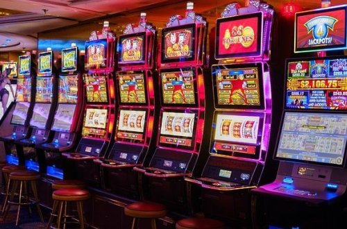 Azərbaycanlılar Rusiyada qanunsuz kazino açdı