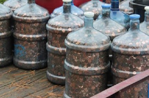 İNANILMAZ: 45 il qəpik yığan adam görün nə qədər PUL YIĞDI - VİDEO